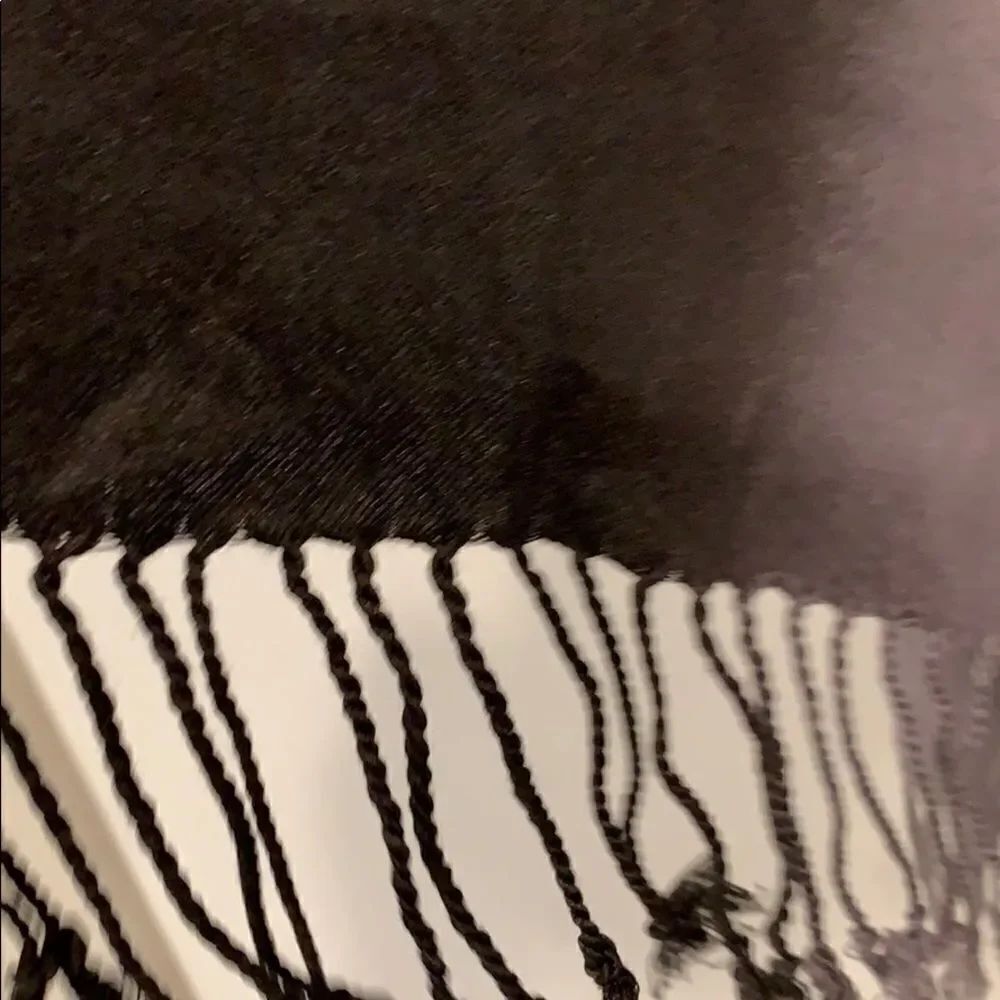 Two tons of scarf 🧣Final Price - Picture 3 of 5